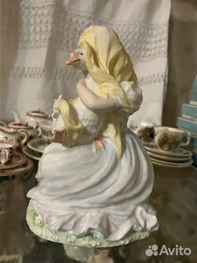 Статуэтка Coalport