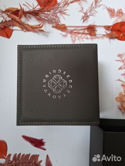 Часы наручные женские