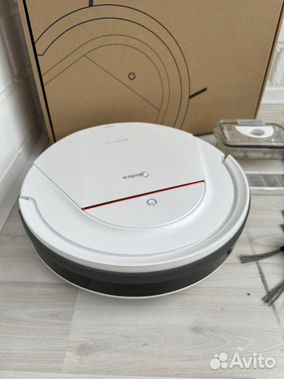 Робот пылесос Midea