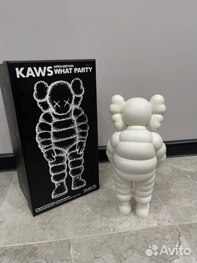 Фигурка kaws what party chum