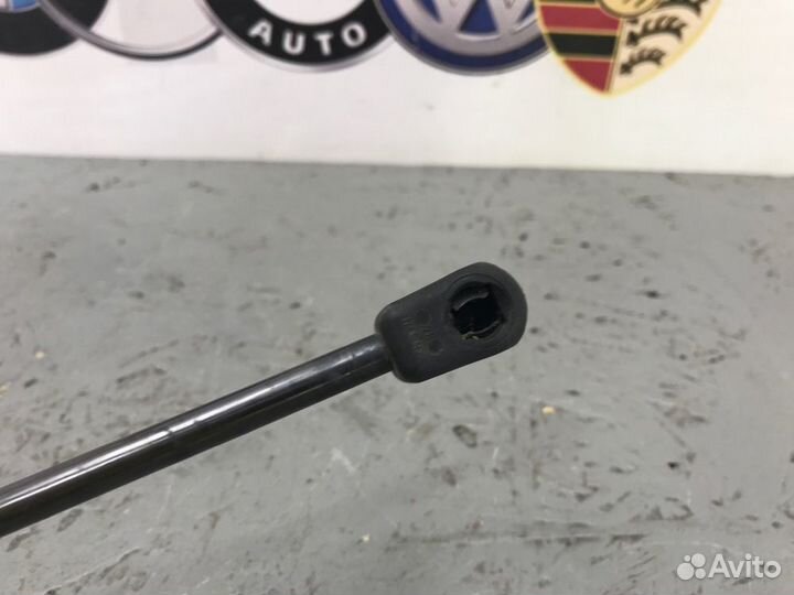 Амортизатор капота передний Audi A6 С7 chva 2011