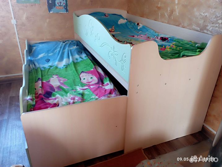 Двухъярусная кровать