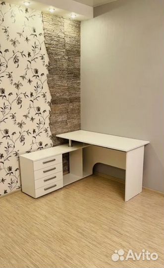 Стол компьютерный новый угловой