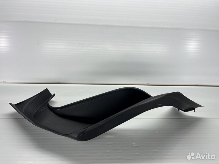 Водосток багажника левый BMW F13