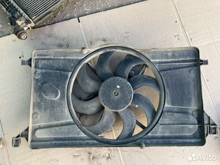 Вентилятор охлаждения Форд Фокус 2