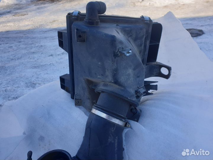 Корпус воздушного фильтра Volkswagen Passat B5