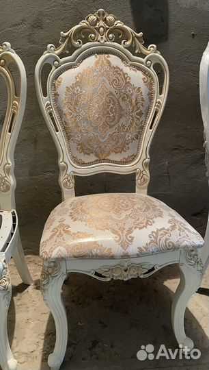 Столы и стулья