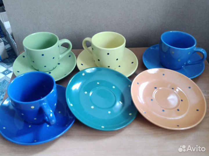 Чайные чашки с блюдцами