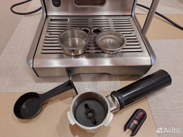 Кофеварка рожковая bork C800