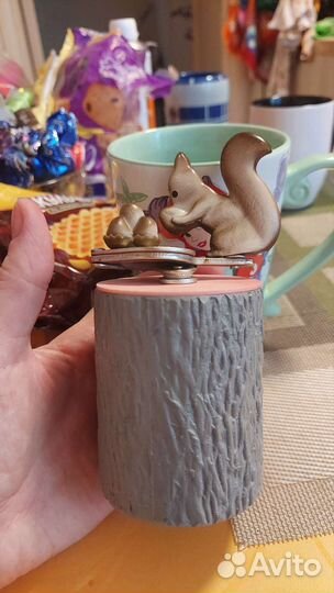 Кофемолка ручная сувенир Белочка