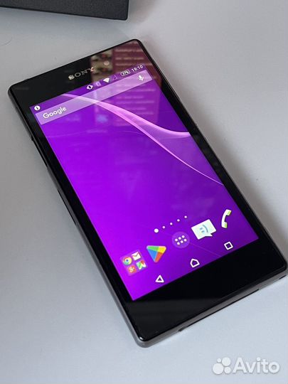 Телефон Sony xperia z1
