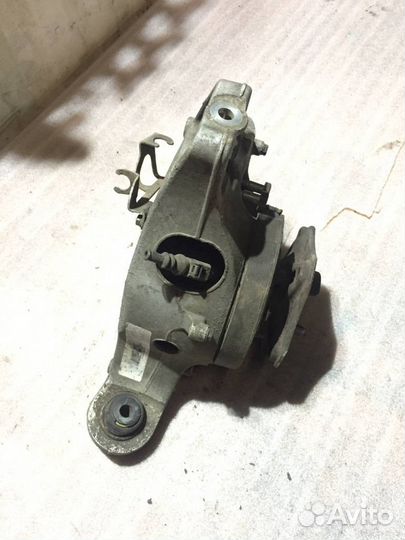 Кулак поворотный задний левый Porsche Panamera