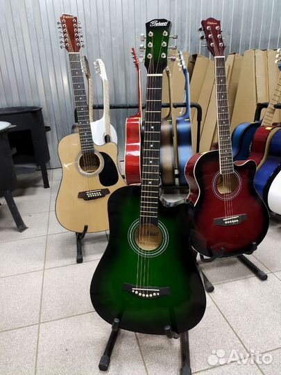 Акустическая гитара belucci + струны