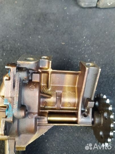 Масленный насос Renault Lagan