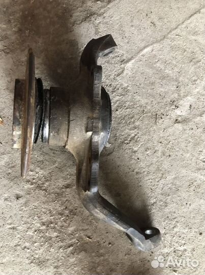 Поворотный кулак ваз 21214