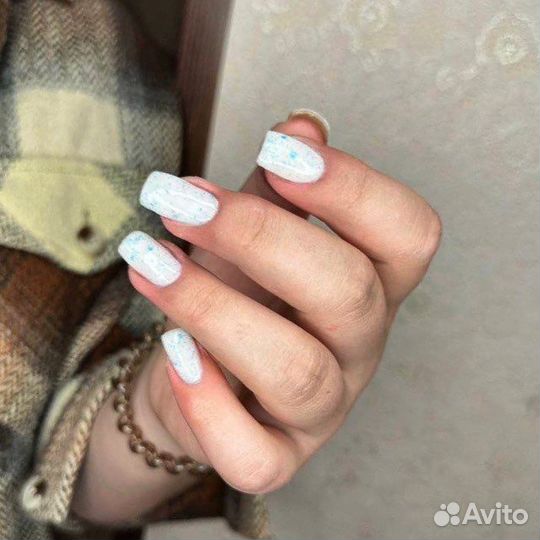 Нужна модель на маникюр