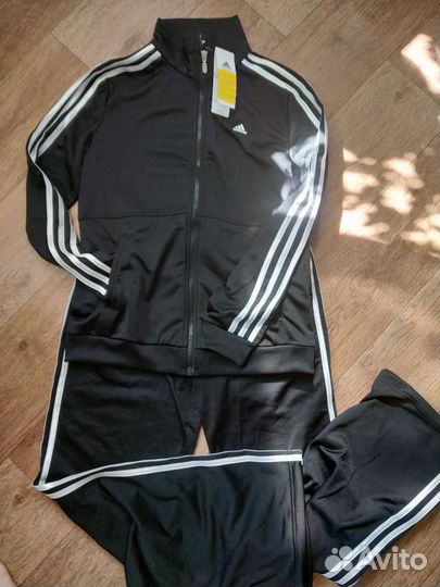 Костюм спортивный