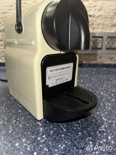 Кофемашина Nespresso Delonghi En80