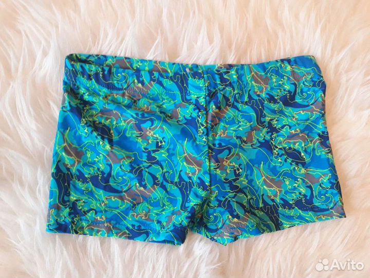 Купальные костюмы и плавки