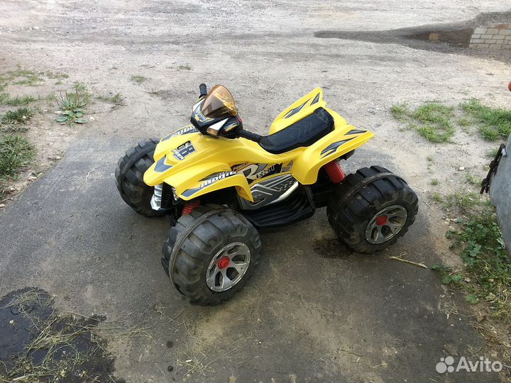 Детский квадроцикл на аккумуляторе