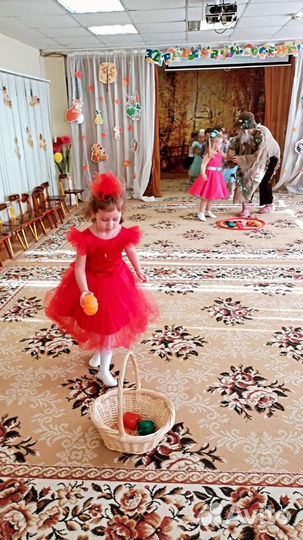 Нарядное платье для девочки 110/116