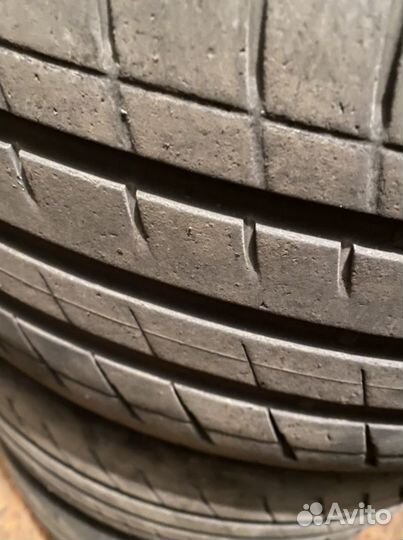Bridgestone Potenza S001 245/40 R20 и 275/35 R20