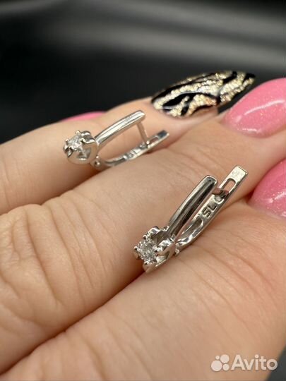 Золотые серьги с бриллиантами