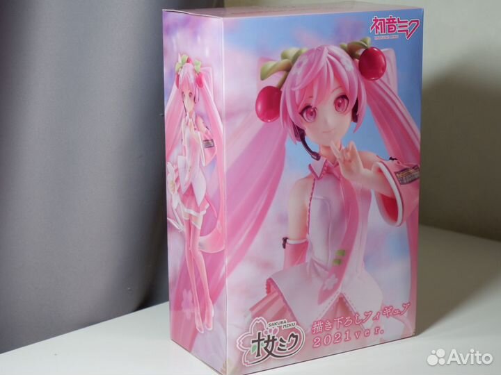 Фигурка аниме Хатсуне Мику Сакура