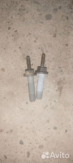 Болты крепления стартера ford focus 2 1.8