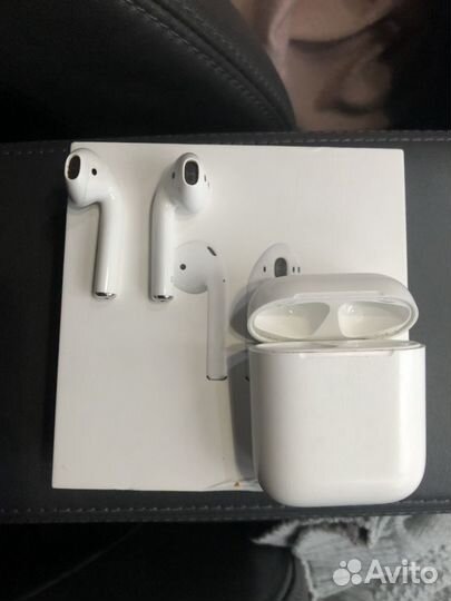 Наушники AirPods