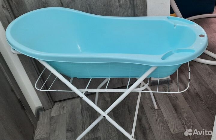 Ванночка для купания с подставкой