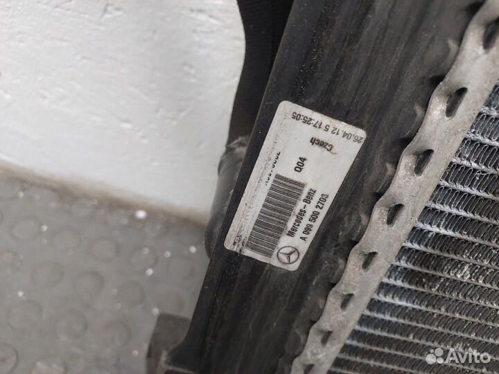 Радиатор охлаждения двигателя Mercedes E W212, 201