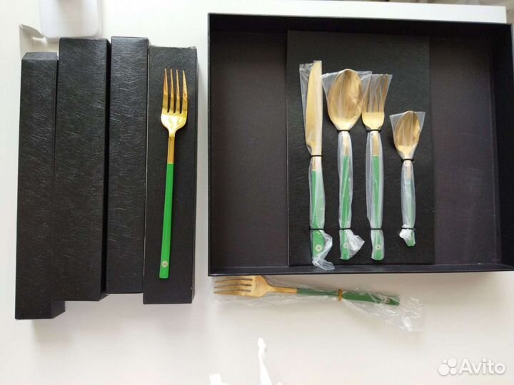 Набор столовых приборов в подарочной упаковке