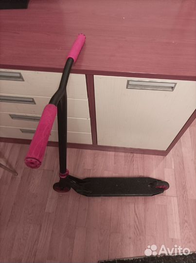 Трюковой самокат Ethic Erawan, red