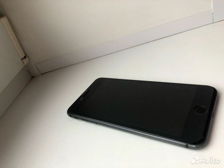 iPhone 8 Plus, 64 ГБ