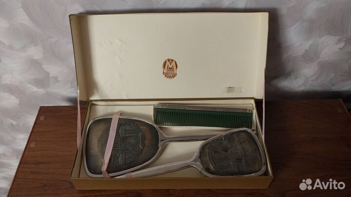 Туалетный набор СССР в коробке. Ленинград Смольный