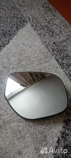 Зеркальный элемент R. Mitsubishi 7632D880