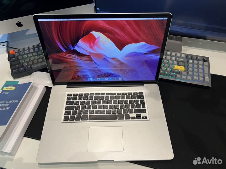 Apple macbook PRo 17