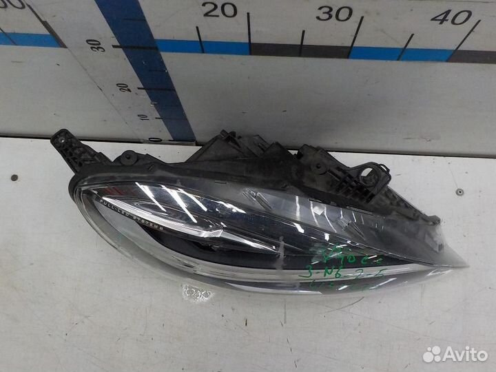Фара правая Volvo V40