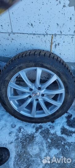 Roadstone Winguard 215/55 R17 98