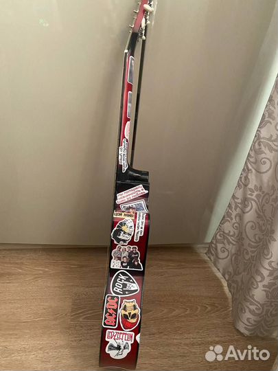 Акустическая гитара