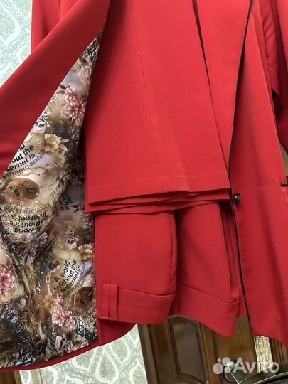 Брючный костюм 44 размер