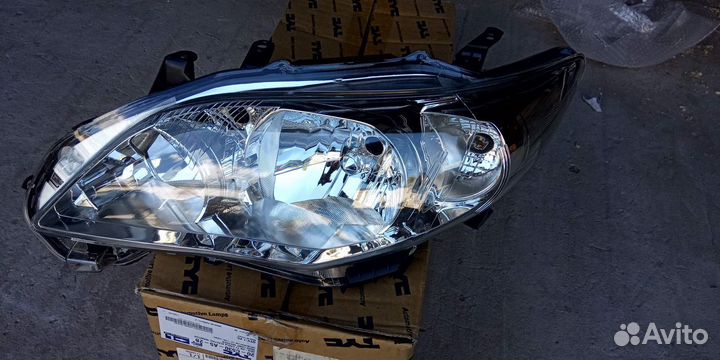Фара левая Toyota Corolla 150 Тойота Королла 150