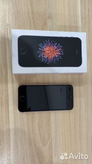 iPhone SE, 32 ГБ