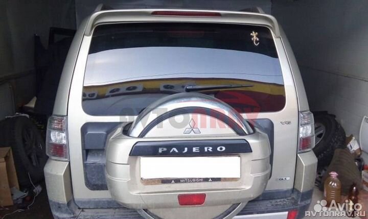 Спойлер со стоп-сигналом для Mitsubishi Pajero 3/4