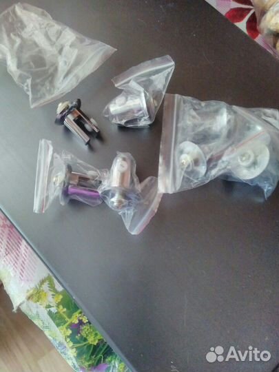 Продаю крепления для зеркал новые,в наличии есть м