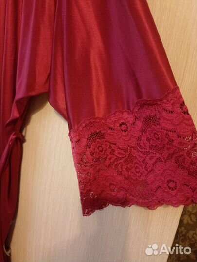 Халат женский шелковый с кружевом.48-52 р.Длинный