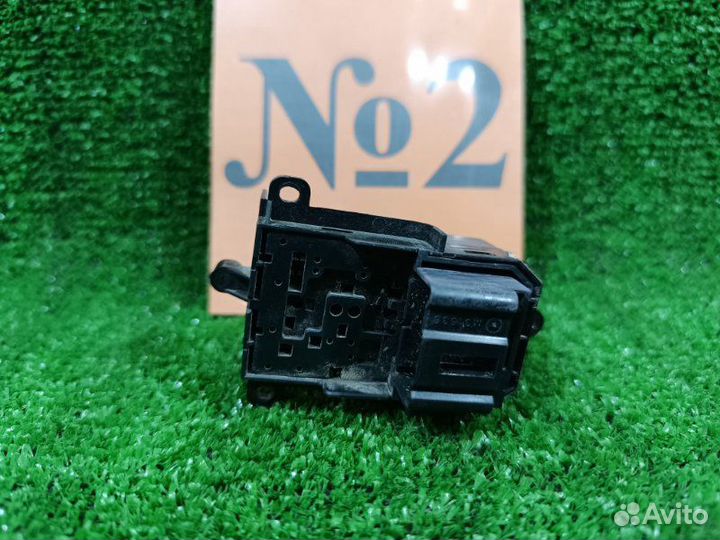 Кнопка стеклоподъемника задняя Honda Civic 4D R18A