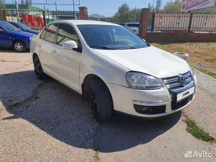 Volkswagen Jetta, 2010