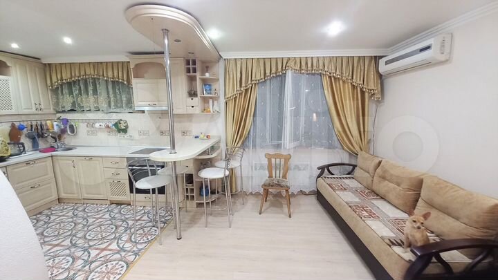2-к. квартира, 66 м², 1/3 эт.